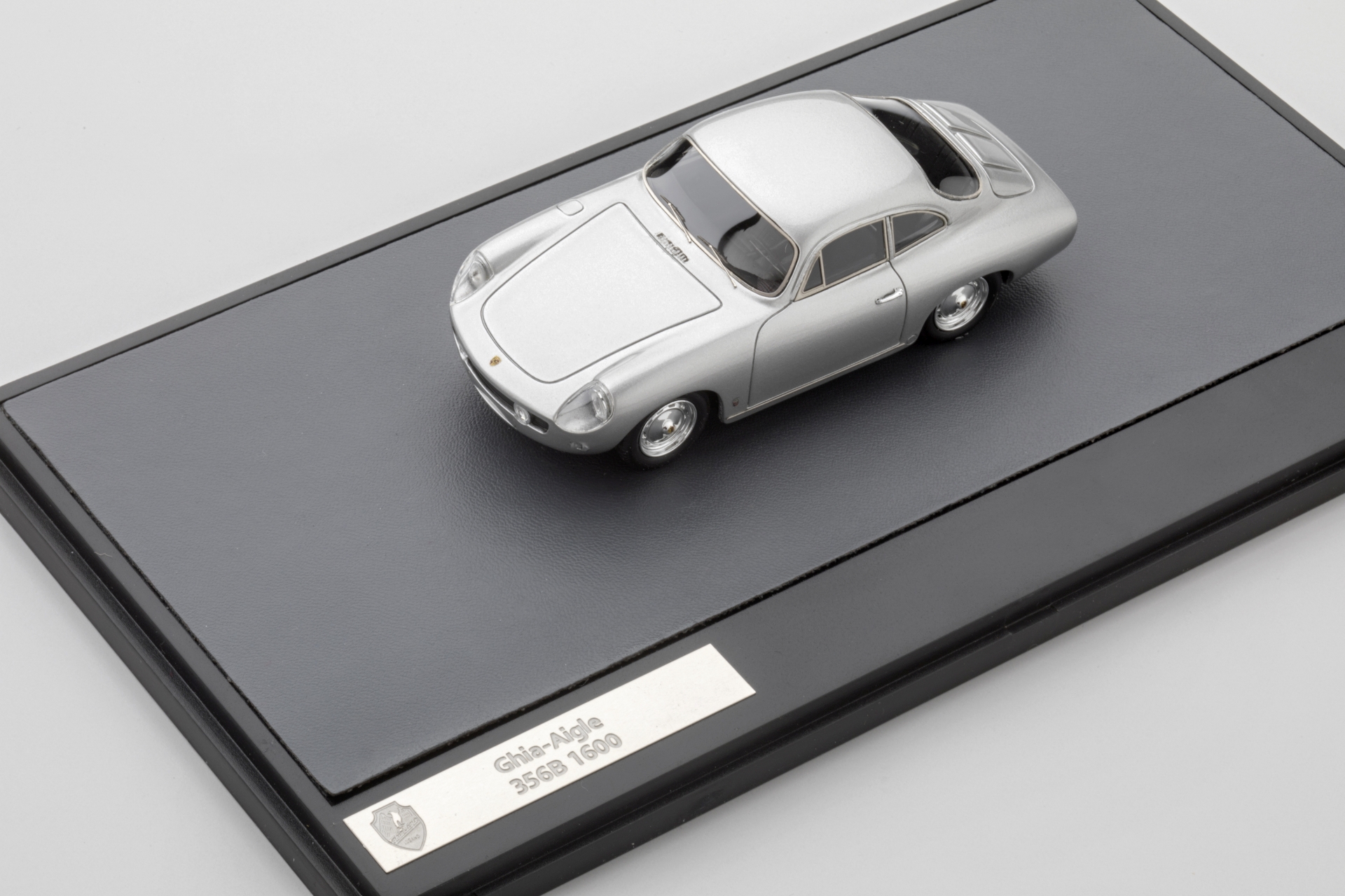 1961-porsche-356-bt6-ghia-aigle-10