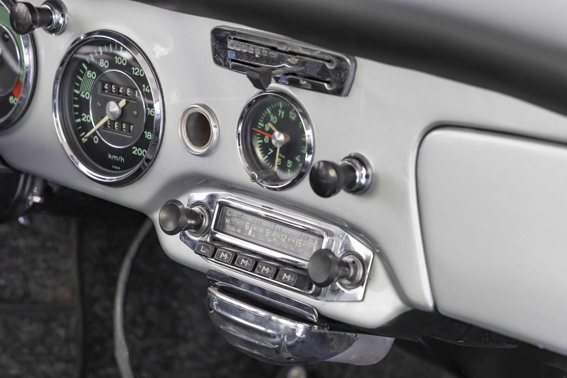 1961-porsche-356-bt6-ghia-aigle-24