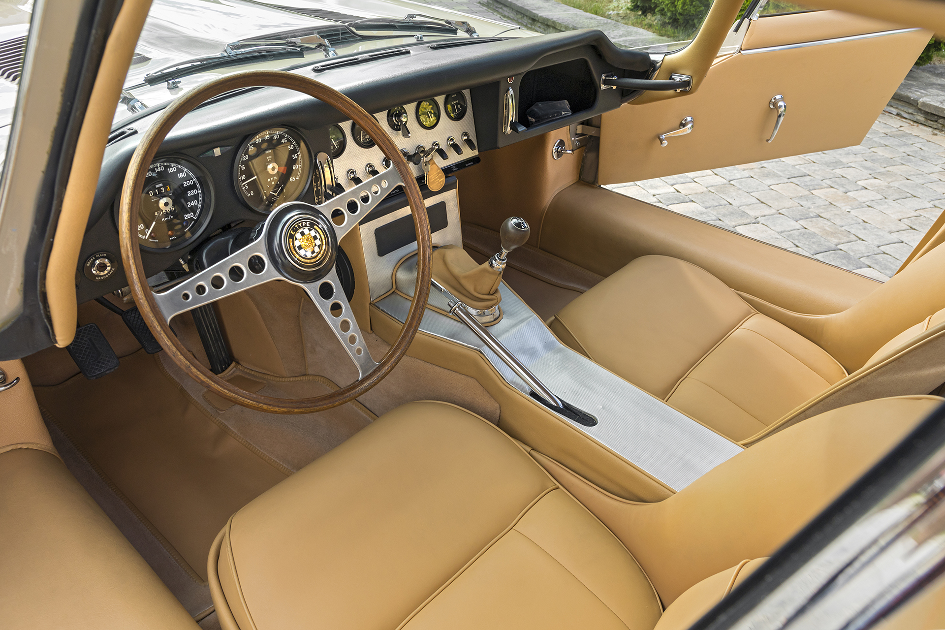 1963-jaguar-e-type-serie-1-3-8-11