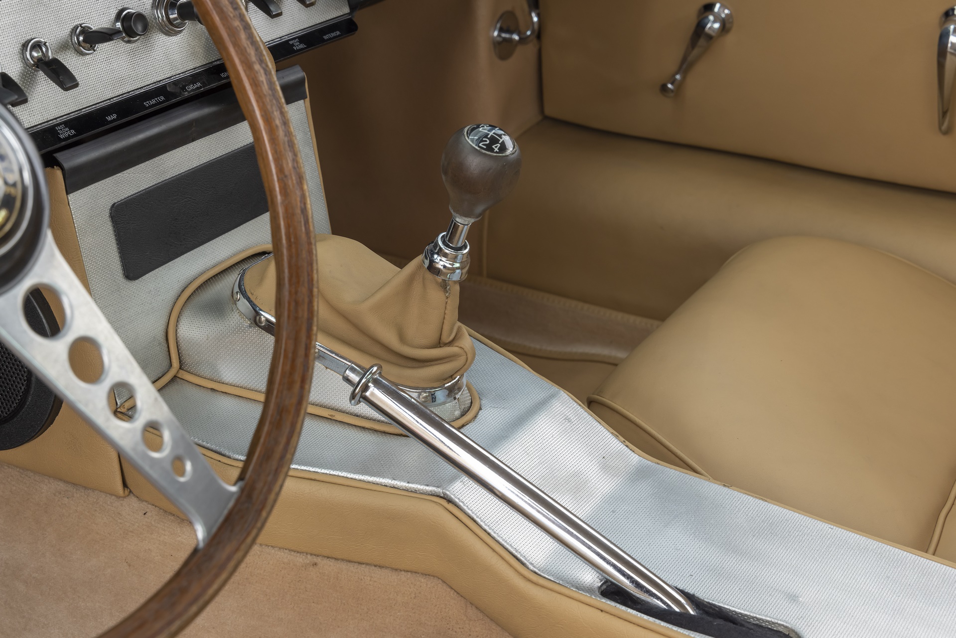 1963-jaguar-e-type-serie-1-3-8-25