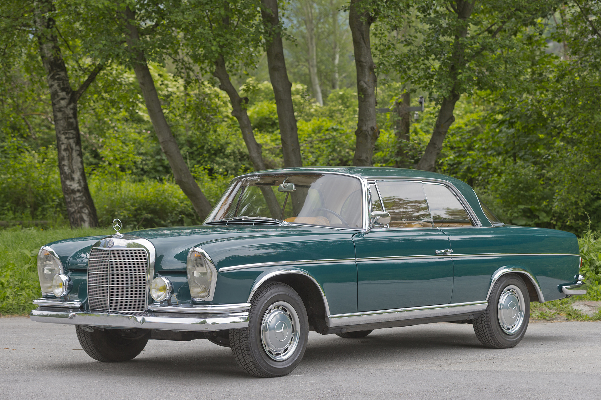 1964-mercedes-300-se-coupe-1