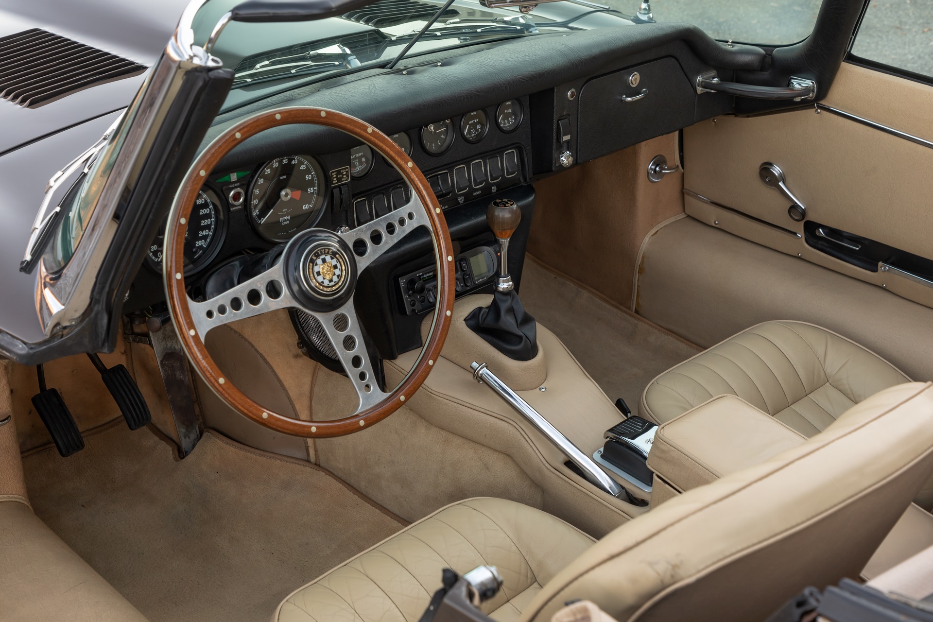 1968-jaguar-e-type-4-2-serie-1-5-13