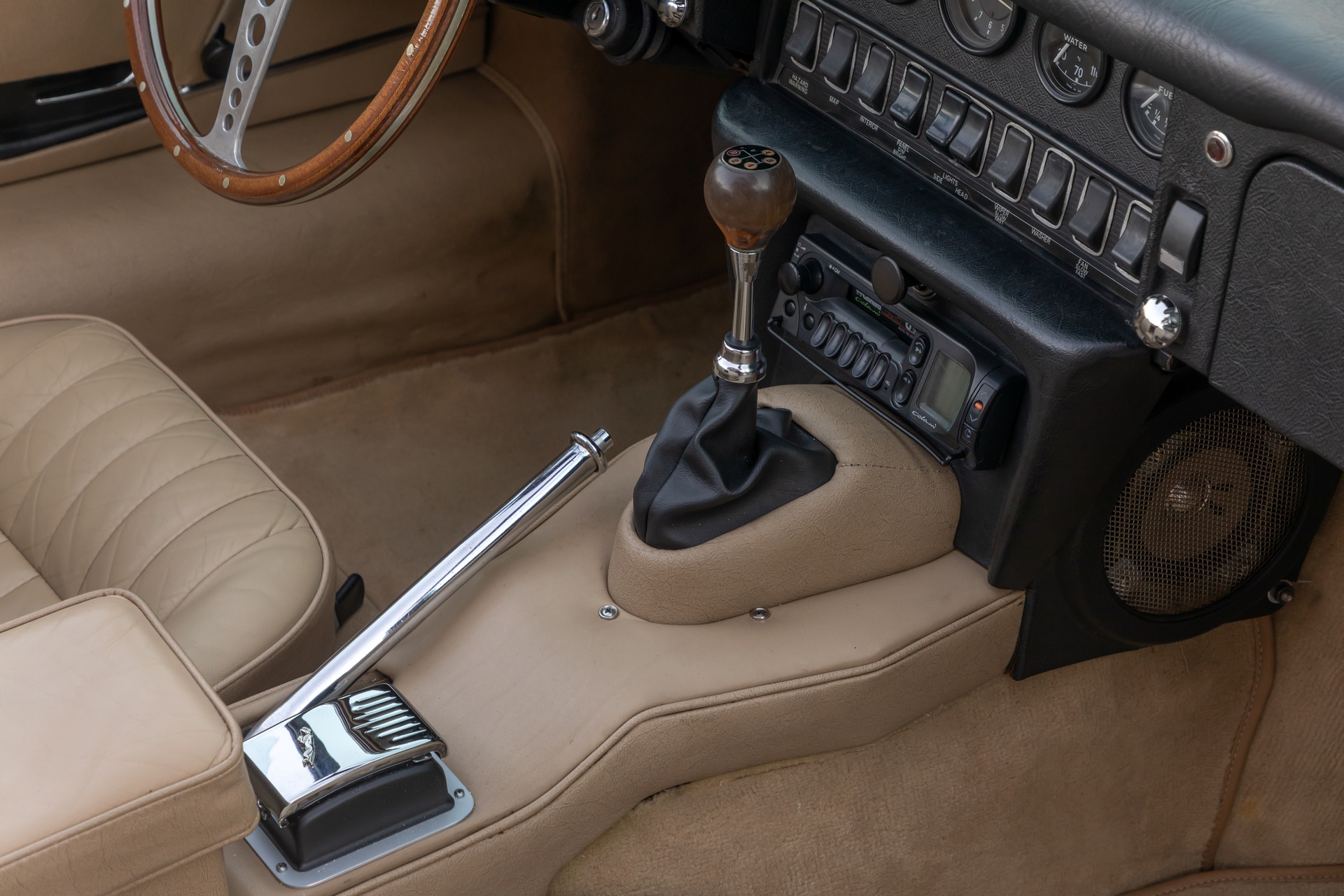 1968-jaguar-e-type-4-2-serie-1-5-15