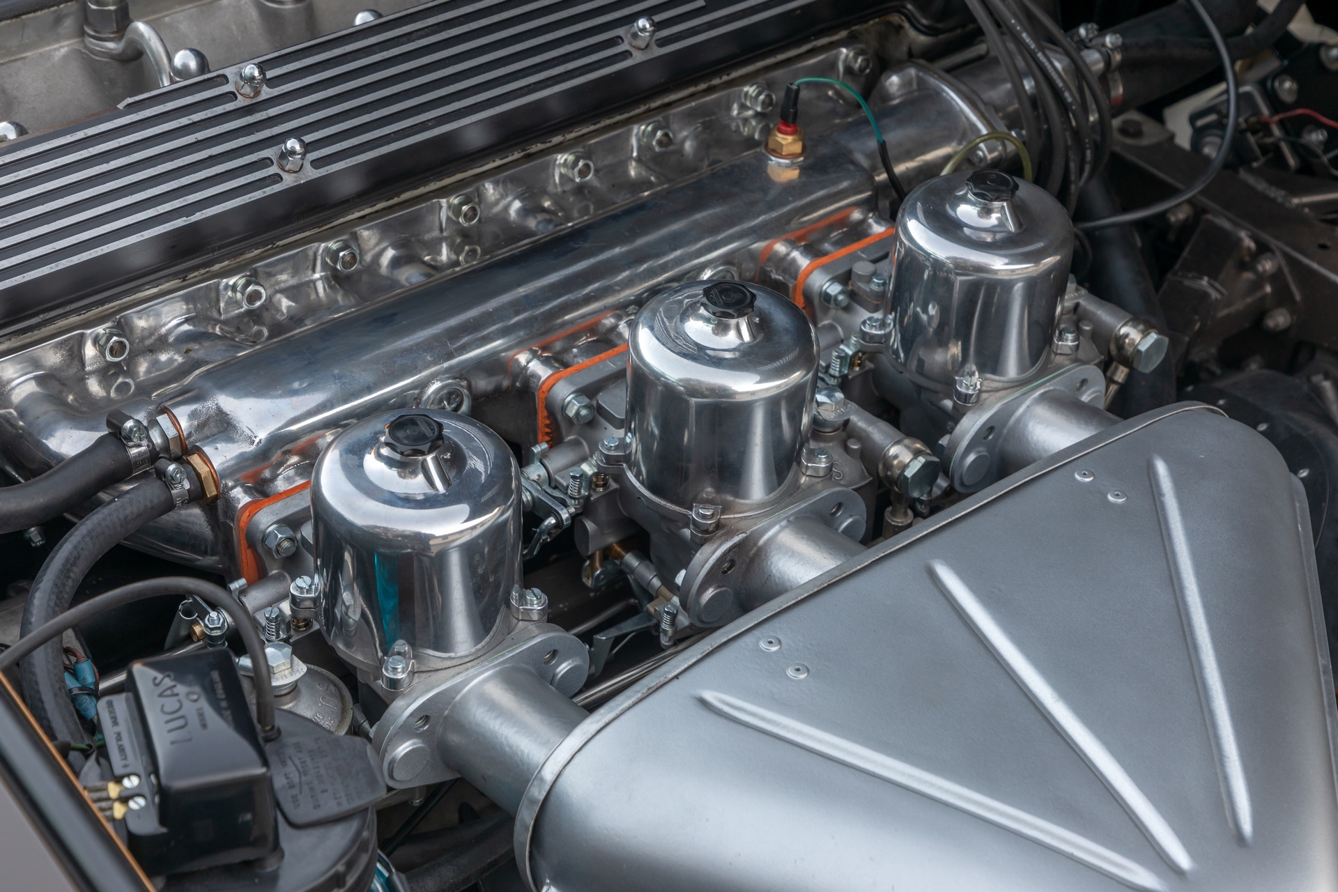 1968-jaguar-e-type-4-2-serie-1-5-18