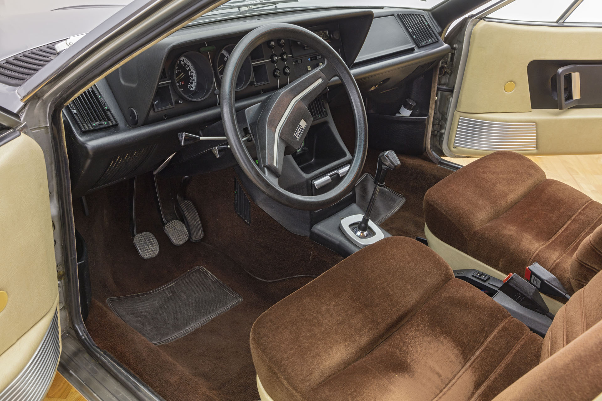 1978-lancia-2500-gamma-coupe-pininfarina-4