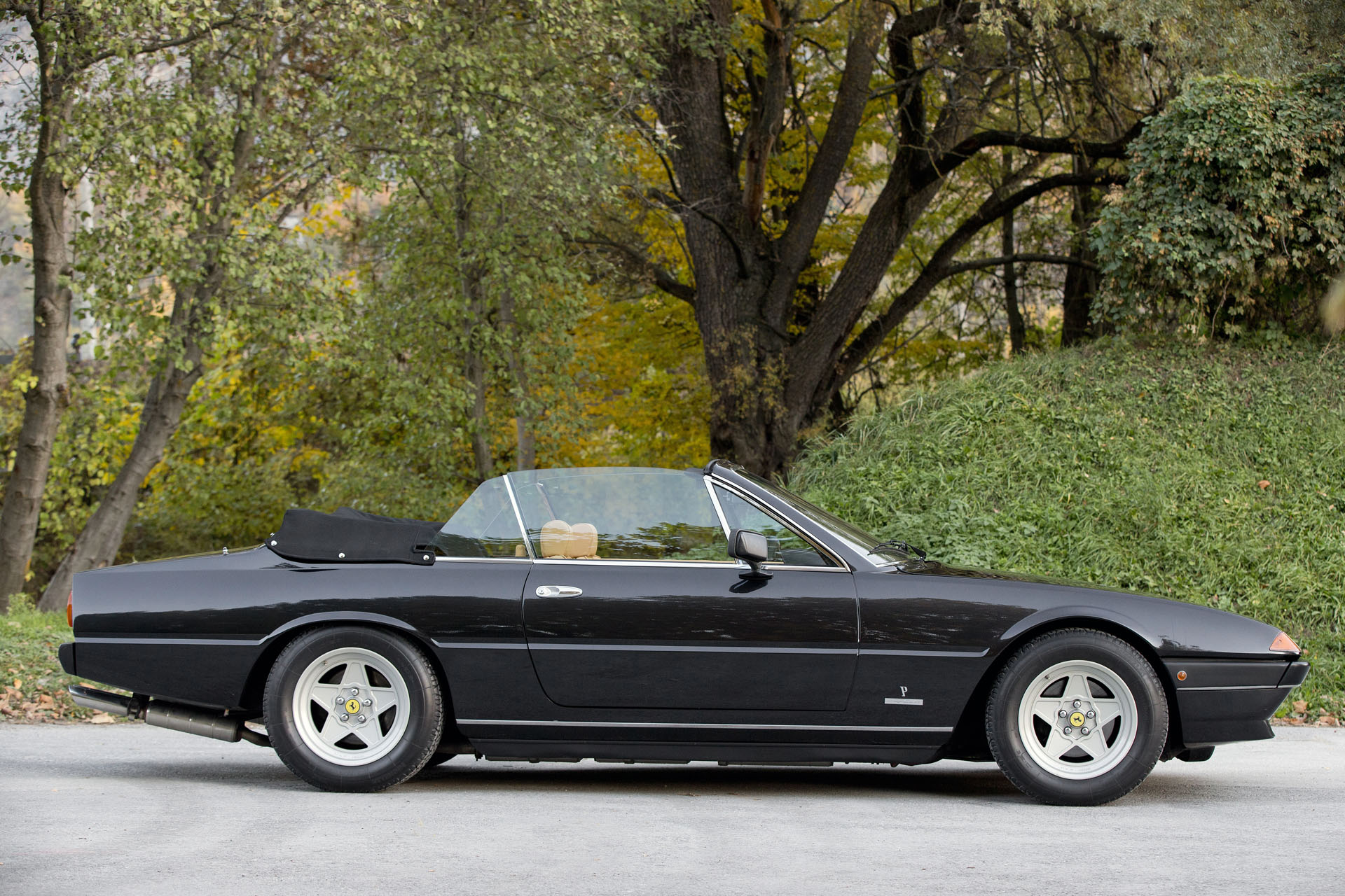 1983-ferrari-400i-cabriolet-pavesi-1